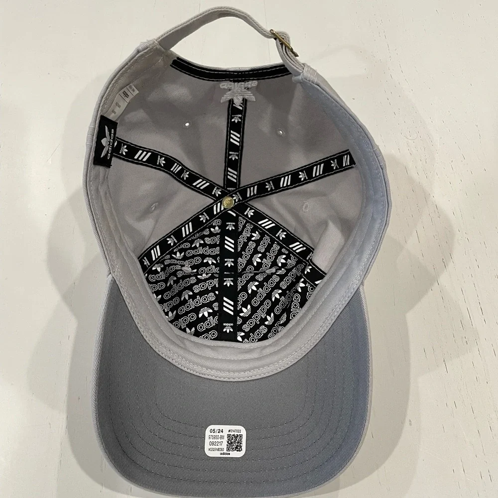 Adidas Classic Gray Hat with White Emblem. casual baseball cap, new